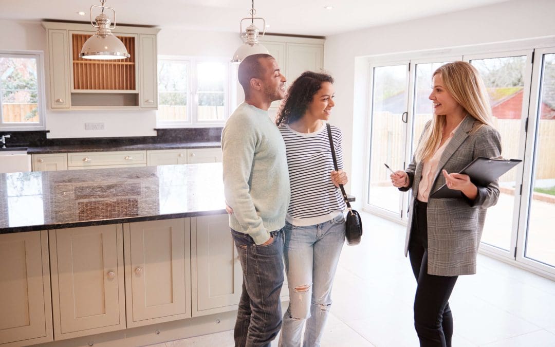 Why Hiring a Real Estate Agent Makes All the Difference