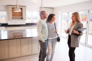 Why to hire a Real Estate Agent